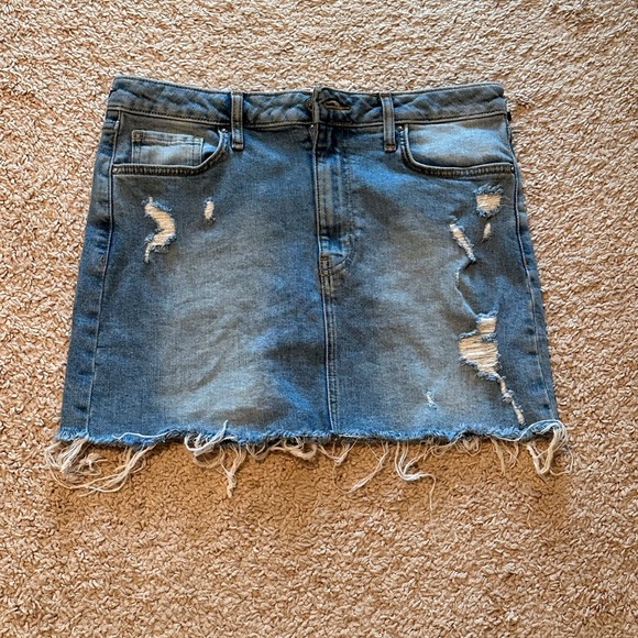 Forever 21 Distressed Denim mini skirt- Small - Picture 9 of 10